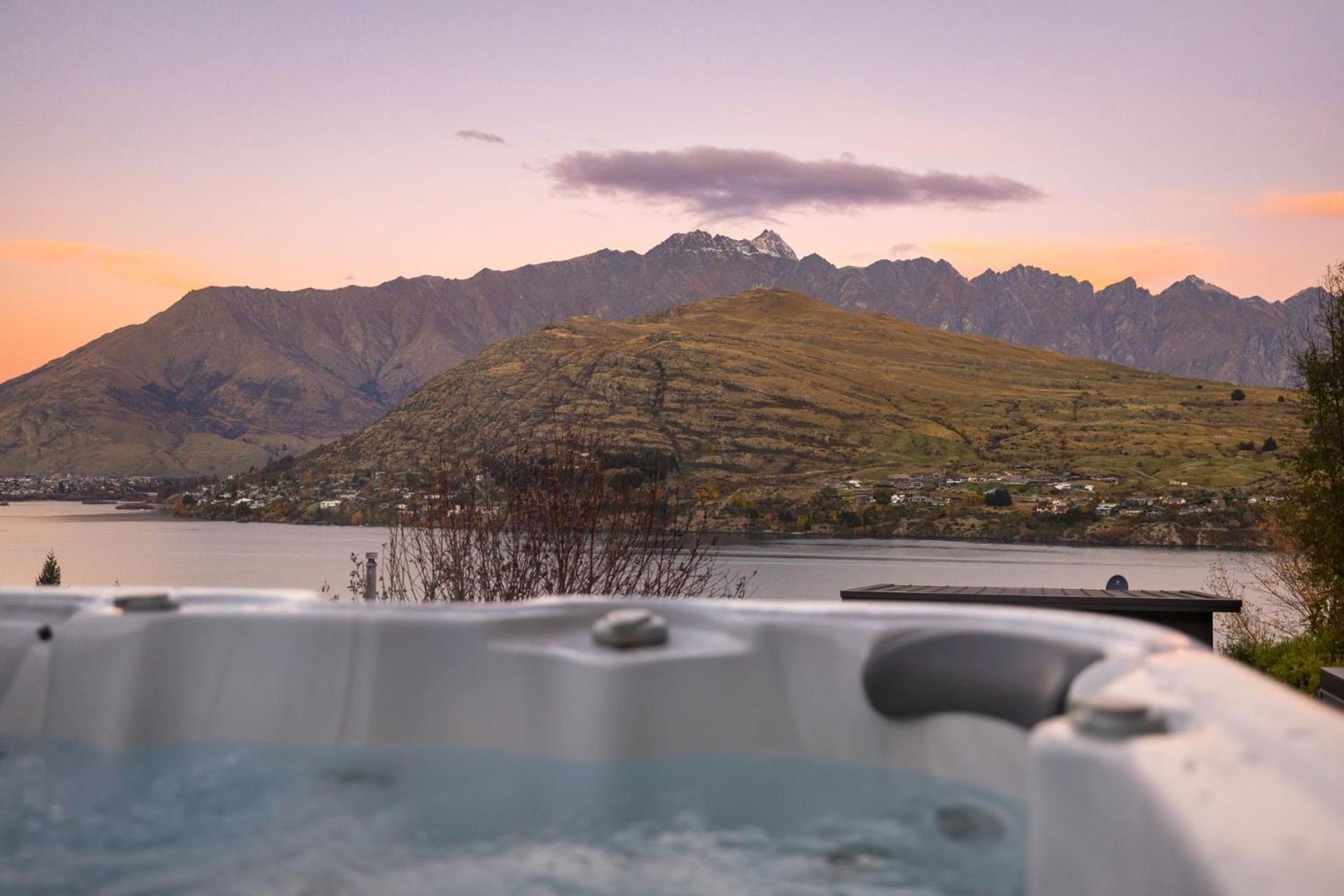 Villa St Matthews Views Cecil Distretto di Distretto di Queenstown Esterno foto